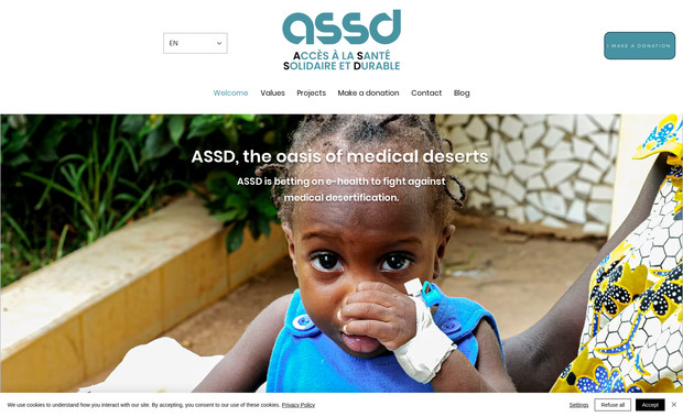 ASSD: Pour le site Accès Santé Solidaire et Durable (ASSD), j’ai conçu et structuré une plateforme claire et intuitive, destinée à valoriser les actions de l’association dans l’accès aux soins pour les populations isolées et défavorisées. J’ai travaillé sur l’architecture UX/UI et la mise en page des différentes sections (valeurs, projets, dons, blog) afin d’offrir une navigation fluide et une hiérarchisation efficace des informations.

J’ai intégré les contenus et les visuels en cohérence avec l’identité solidaire et médicale du projet, en mettant en avant les axes clés : lutte contre la mortalité maternelle et infantile, télé-expertise, formations et innovations technologiques. J’ai également créé un appel à l’action clair et visible pour encourager les dons.

En parallèle, j’ai mis en place une optimisation SEO on-page (titres, balises, méta-descriptions) pour renforcer la visibilité organique du site, tout en assurant une adaptation responsive pour une expérience optimale sur tous les supports.