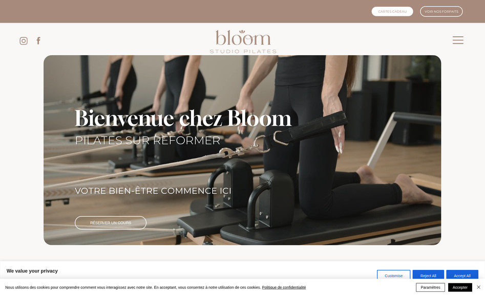 BLOOM: Pour ce projet, j’ai conçu un site Web à l’image du tout premier studio de Pilates sur reformer à Mont-Saint-Hilaire. L’objectif : transmettre l’élégance, la douceur et le professionnalisme de l’espace à travers un design épuré, une navigation fluide et des sections bien structurées. Le site permet aussi la prise de rendez-vous via l’intégration Mindbody, facilitant la gestion des cours pour les clientes.