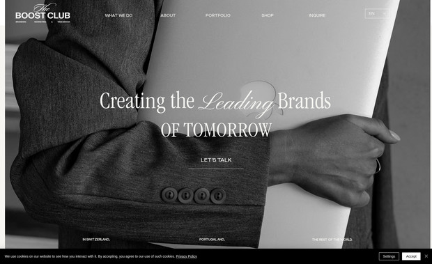 The Boost Club Studio: Our website reflects The Boost Club’s philosophy: minimalist design authentically connected to the brand’s essence. With a neutral color palette and a mix of handwritten and sans serif typography, the site offers a clean and sophisticated visual experience. Every detail has been carefully crafted to convey simplicity and elegance, creating a digital space where the brand’s ideas and values can shine.