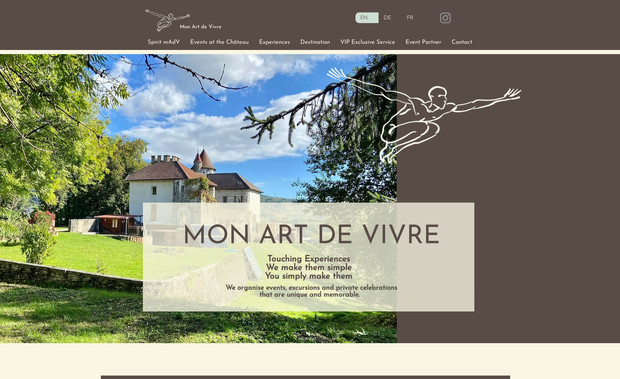 Mon Art de Vivre: ENGLISH / FRENCH (Vous trouverez l’explication en français ci-dessous.)

This project involved creating a fully trilingual website — French, English, and German — to showcase the unique world of Château de Mussel and all the experiences it offers.

The website highlights:
✨ Events hosted in the heart of Château de Mussel, a place rich in history and nature.
✨ European travel experiences, including visits to artists’ studios, culinary discoveries, cultural encounters, and much more.
✨ Activities related to arbology, presented clearly, beautifully, and accessibly in all three languages.
✨ A refined and thoughtful design, crafted to guide visitors smoothly and provide a seamless experience for an international audience.

 addition, I created a trilingual brochure (FR/EN/DE) summarizing all of their activities: events, tours, workshops, gastronomic discoveries, and learning experiences — all presented in an elegant layout aligned with their visual identity.
A complete, international, and inspiring project designed to reach a wide European audience.

FRANÇAIS
Ce projet a consisté à créer un site entièrement trilingue — Français, Anglais et Allemand — pour présenter l’univers unique du Château de Mussel et toutes les expériences qui y sont proposées.
Le site met en valeur :
✨ Les événements organisés au cœur du Château de Mussel, un lieu d’histoire et de nature.
✨ Les expériences voyage en Europe, incluant la visite d’ateliers d’artistes, des découvertes gastronomiques, des rencontres culturelles et bien plus encore.
✨ Les activités autour de l’arbologie, présentées de manière claire, moderne et accessible dans les trois langues.
✨ Un design soigné, pensé pour guider les visiteurs et offrir une expérience harmonieuse, quel que soit leur pays ou leur langue.
En complément, j’ai également conçu un prospectus trilingue (FR/EN/DE), qui résume l’ensemble de leurs activités : événements, voyages, ateliers, découvertes et accompagnements — le tout dans une mise en page élégante et cohérente avec leur identité visuelle.
Un projet complet, international et inspirant, pensé pour toucher un public européen large et curieux.