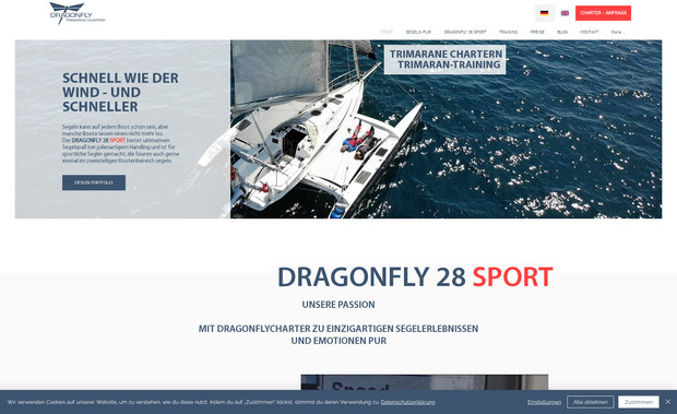  Dragonfly Charter: Für Dragonfly Charter konnten wir bei impact marketing einen ganzheitlichen Markenauftritt entwickeln: vom modernen Website-Design über passgenaue Printmedien bis hin zu stilvoll gestalteten Werbemitteln wie Bootsfahne und Bekleidung. Dieser konsistente Auftritt bringt Eleganz und Abenteuer gleichermaßen zum Ausdruck – ideal für einen beeindruckenden Auftritt auf dem Wasser.